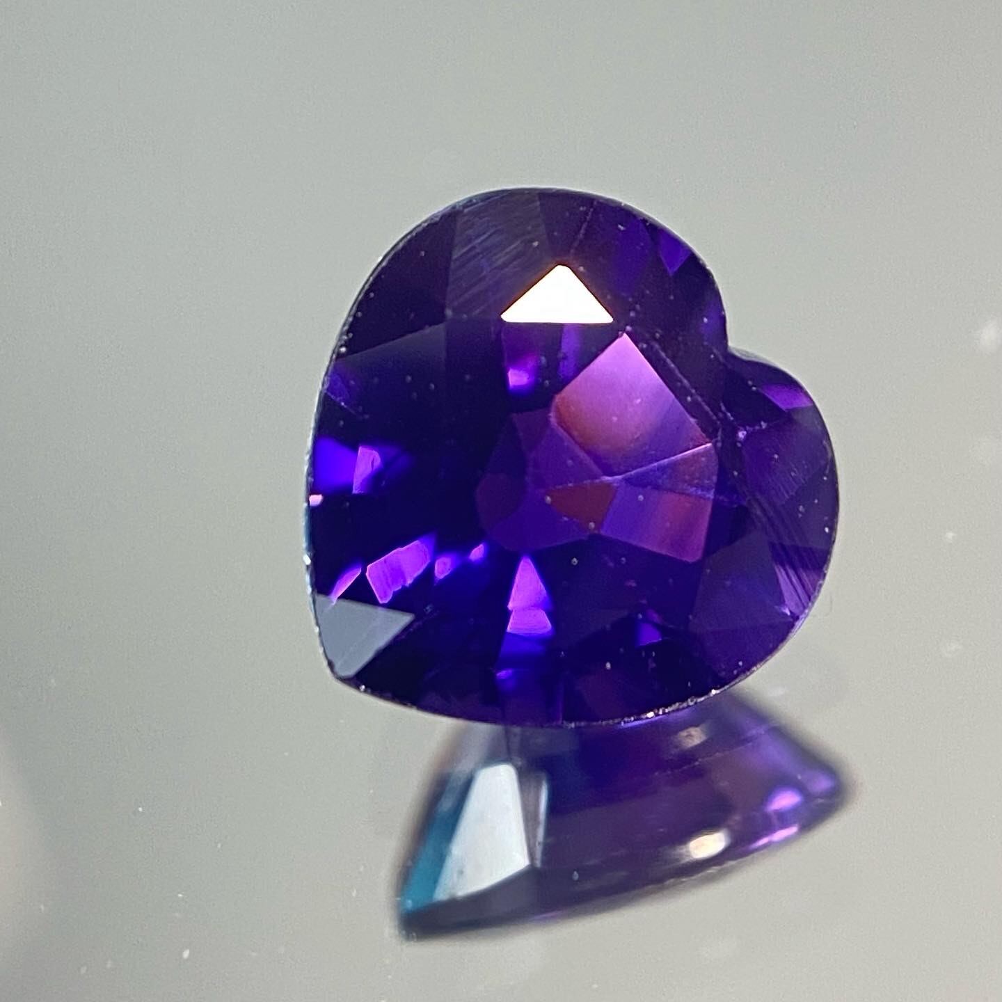 色々なパープルの世界　サファイア♡