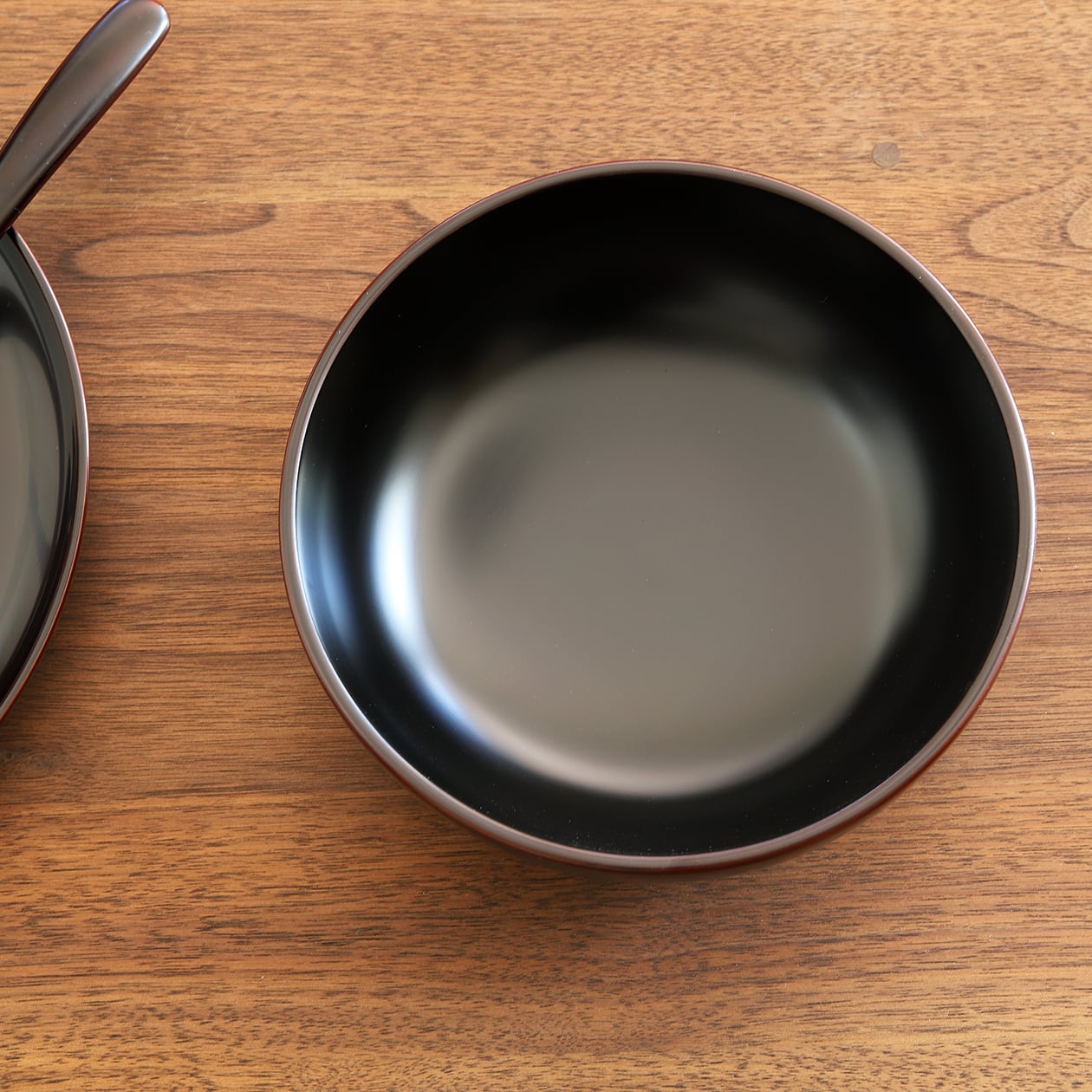 まるちボウル】①古代朱 ／ ②溜内黒 作：畠中昭一（現代の名工・伝統