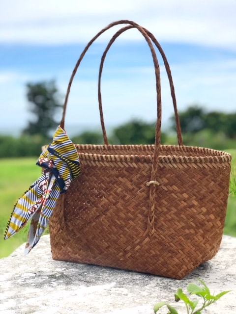 スカーフでドレスアップ Baliかごバッグ | Onda Canta