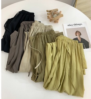 レディース パンツ ボトムス ロングパンツ ワイドパンツ ロング ワイド ストレート ハイウエスト ウエストゴム ドロスト 薄手 かわいい 大人可愛い シンプル カジュアル おしゃれ かっこいい こなれ感 ナチュラル 無地 春 夏 ママ マタニティ OL 通勤 学生 通学 お出かけ お泊まり 女子会 ショッピング カフェ 韓国 コーデ 楽ちん 体型カバー 脚長 普段使い 着回し モテ 定番 M L 大きいサイズ ゆったり ゆる 黒 ブラック 茶色 ブラウン 黄色 イエロー アプリコット 緑 グリーン