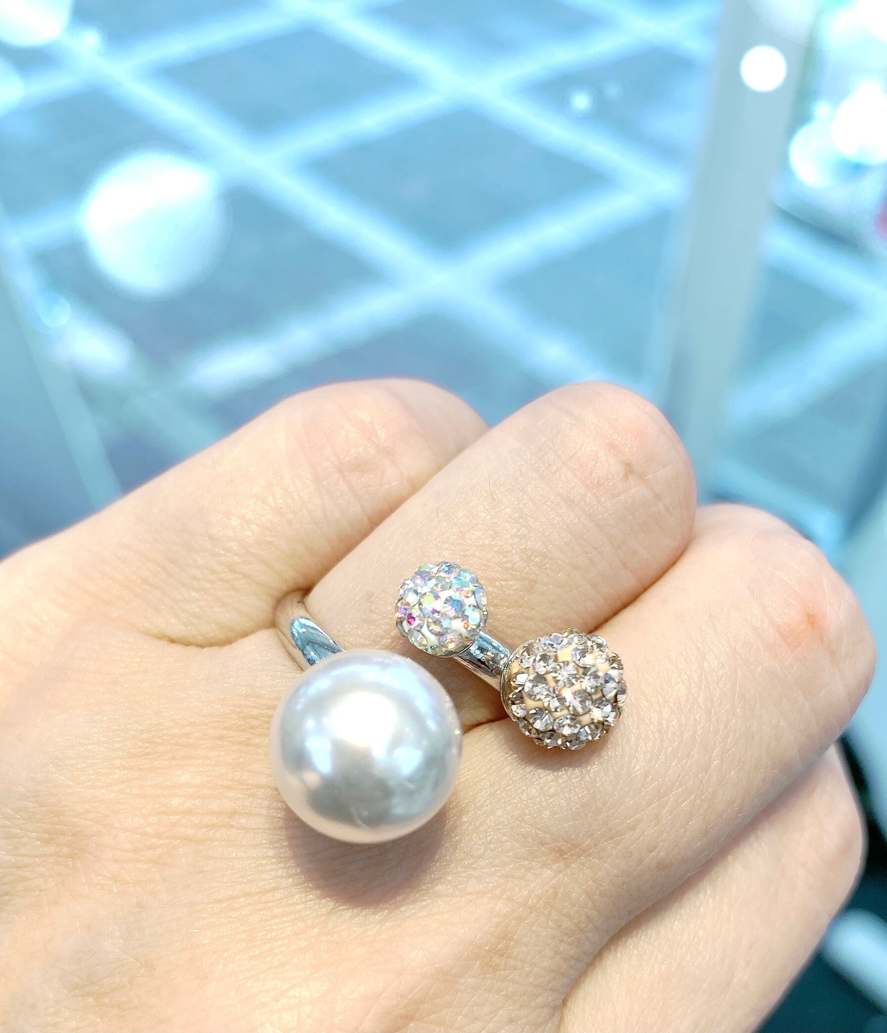 ブランド Swarovski ブラック 木佐彩子さん着用の通販 By Rida スワロフスキーならラクマ 期間sale キラキラボーダーピアス ブランド Perpek Com