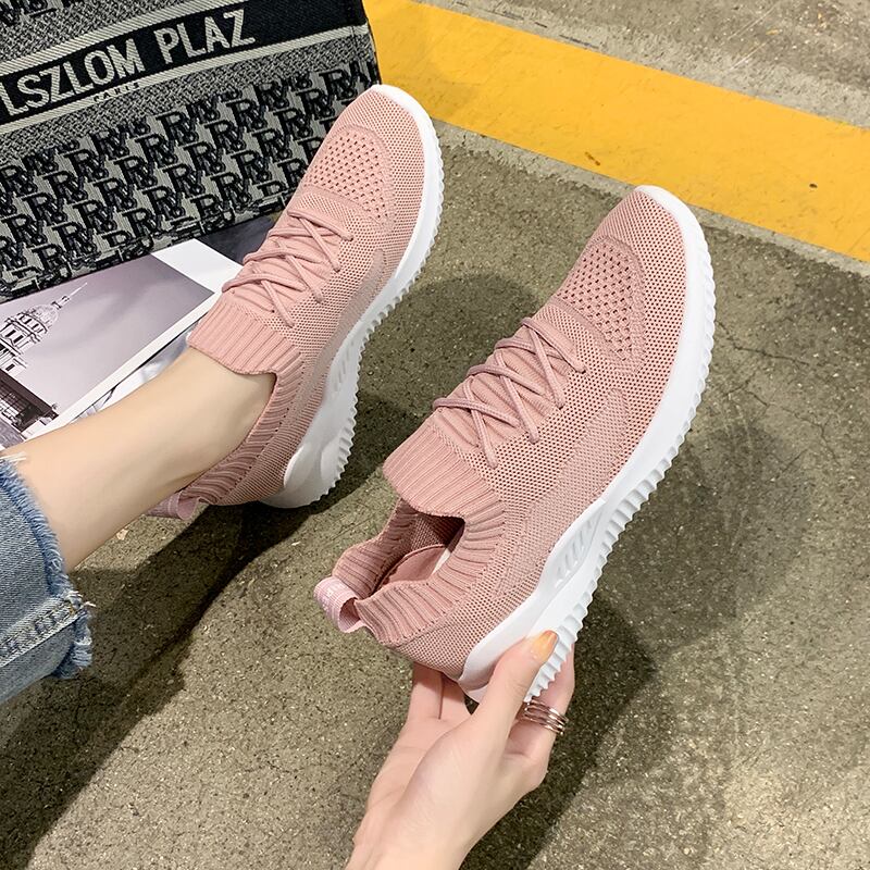 【新作】【送料無料】 女性の軽量ファッション2020夏メッシュニット通気性レディースランニングスポーツシューズソフトカップルカジュアルシューズホワイト 靴 サマー 夏物 10b415566069387