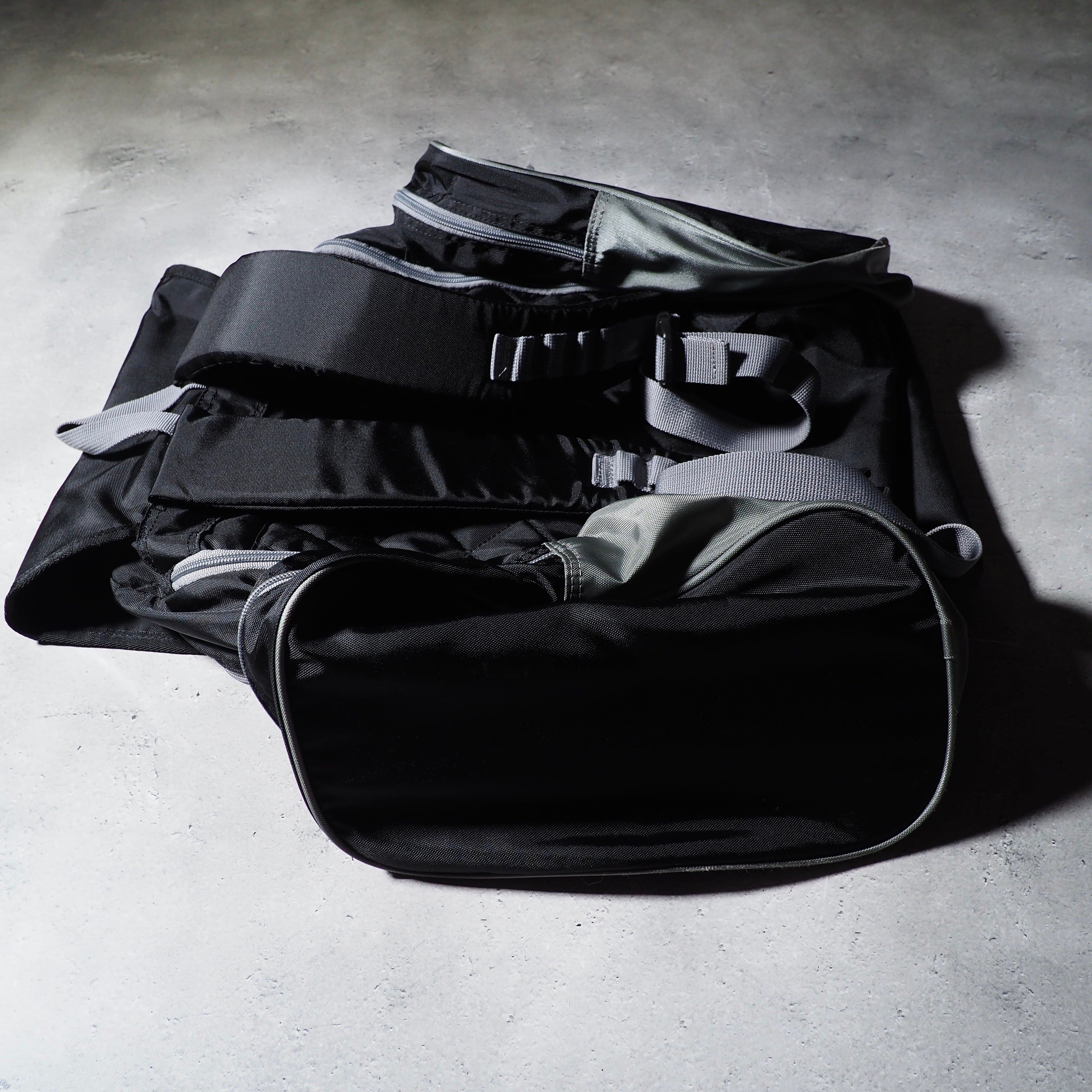 2000s ” adidas ” Gimmick Design Black Backpack | 古着屋 結々