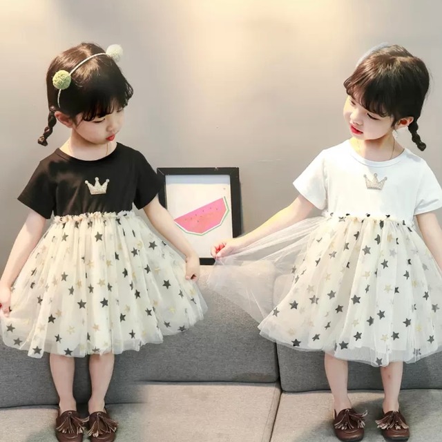 子供服 80〜120 チュールドレス 星柄 半袖 王冠 フレアワンピース 送料無料 ミディ丈 チュールスカート子供 キッズコーデ キッズファッション キッズドレス キッズ 可愛い きれいめ エレガント 春 夏 秋 ガーリー 韓国系 お出かけ 外出 きれいめカジュアル 着回し ファッション デート コーディネート 重ね着 休日 特別な日 お祝い 記念日 カジュアル 普段着 春コーデ 夏コーデ 韓国 おしゃれ シンプル ゆったり 韓国ファッション ワンポイント コーデ パーティー パーティドレス 誕生日