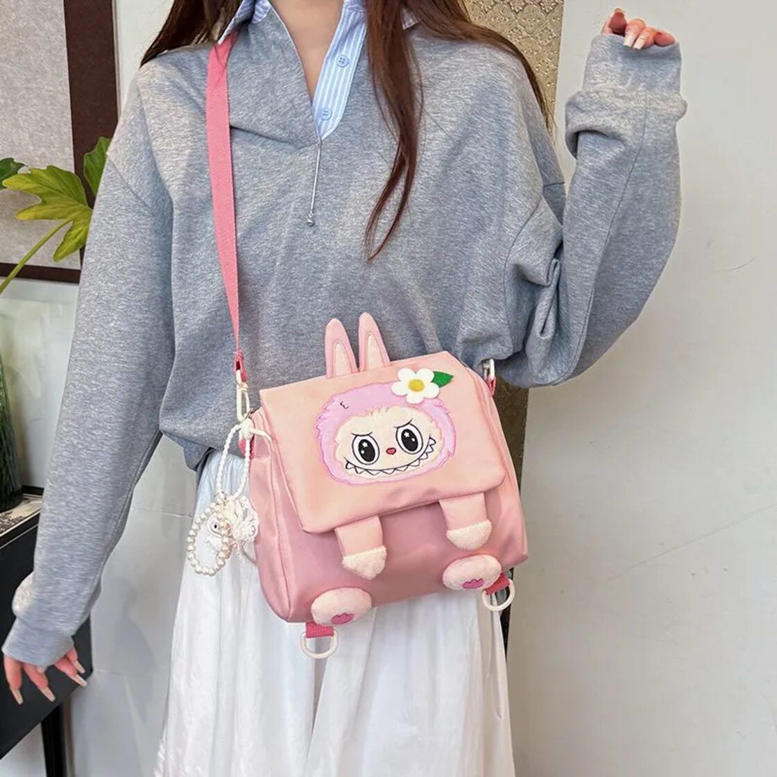 Labubu Bag Charm付き 背負いも斜め掛けもOK♪ ラブブ ミニリュック 