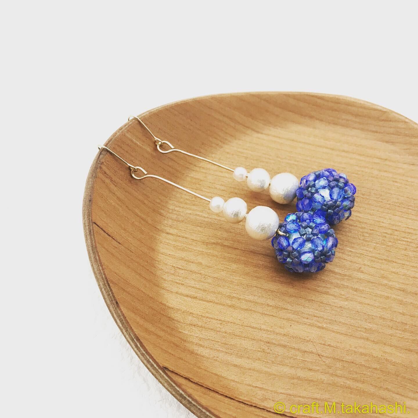 0041:サファイアブルーとコットンパールのピアス