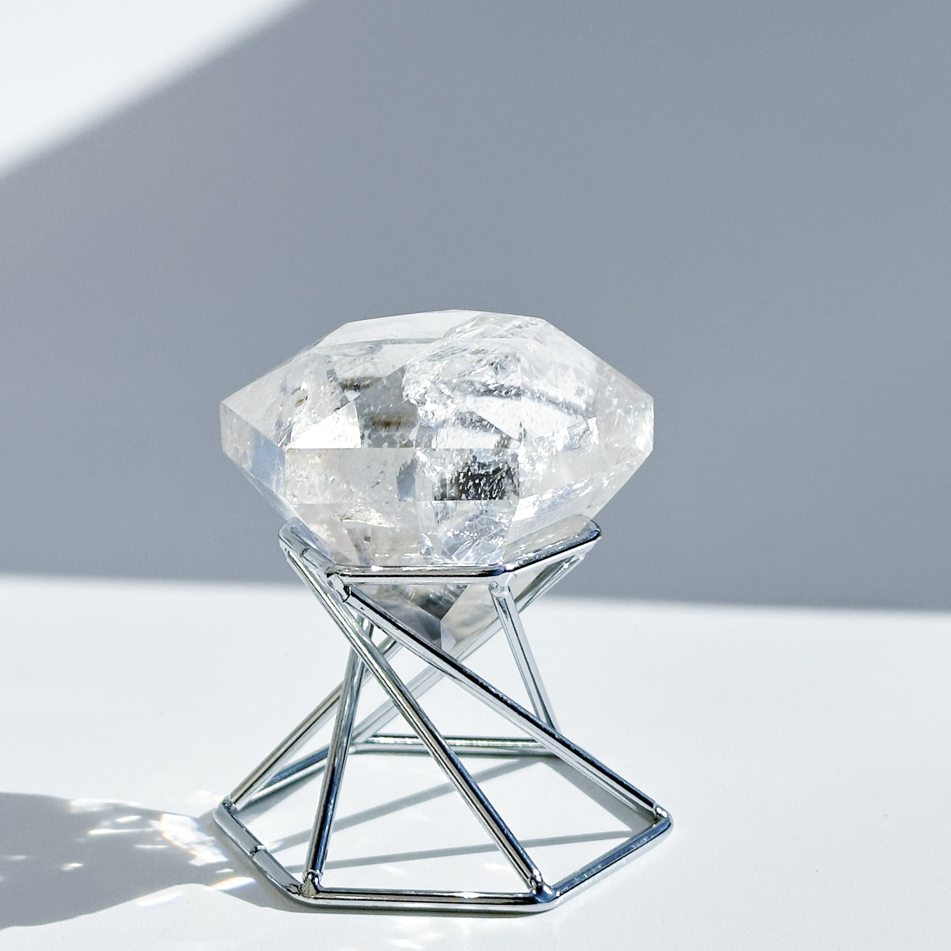 高品質 透明 虹入 クリアクォーツ ダイアモンド スタンド付高品質 透明