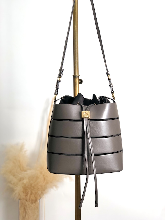 Salvatore Ferragamo サルヴァトーレ フェラガモ ショルダーバッグ グレー レザー 巾着 vintage ヴィンテージ オールド de3dye