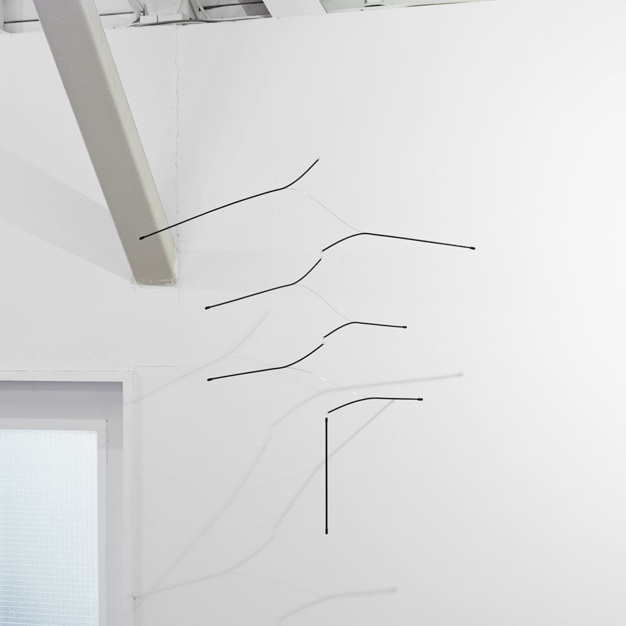 新品未使用【tempo】energy flow モビール ステンレスとガラスチューブのシンプルなモビール》energy flow Black