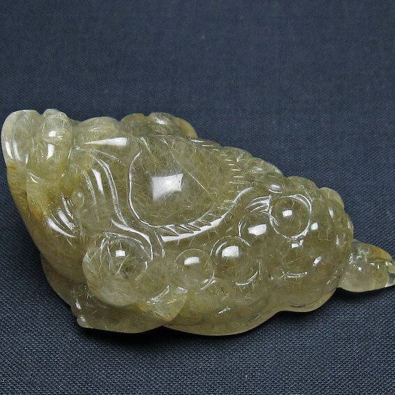 タイチンルチルクォーツ 手彫り 置物 キンセン 金蟾 一点物 おまかせ便 145-1736