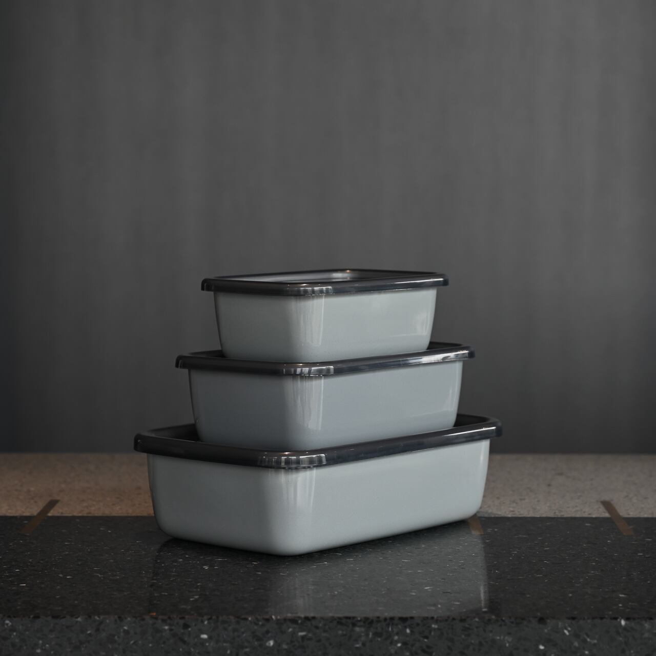 琺瑯の保存容器（蓋付）/グレイ》＋Gray レクタングル深型Lシール蓋付