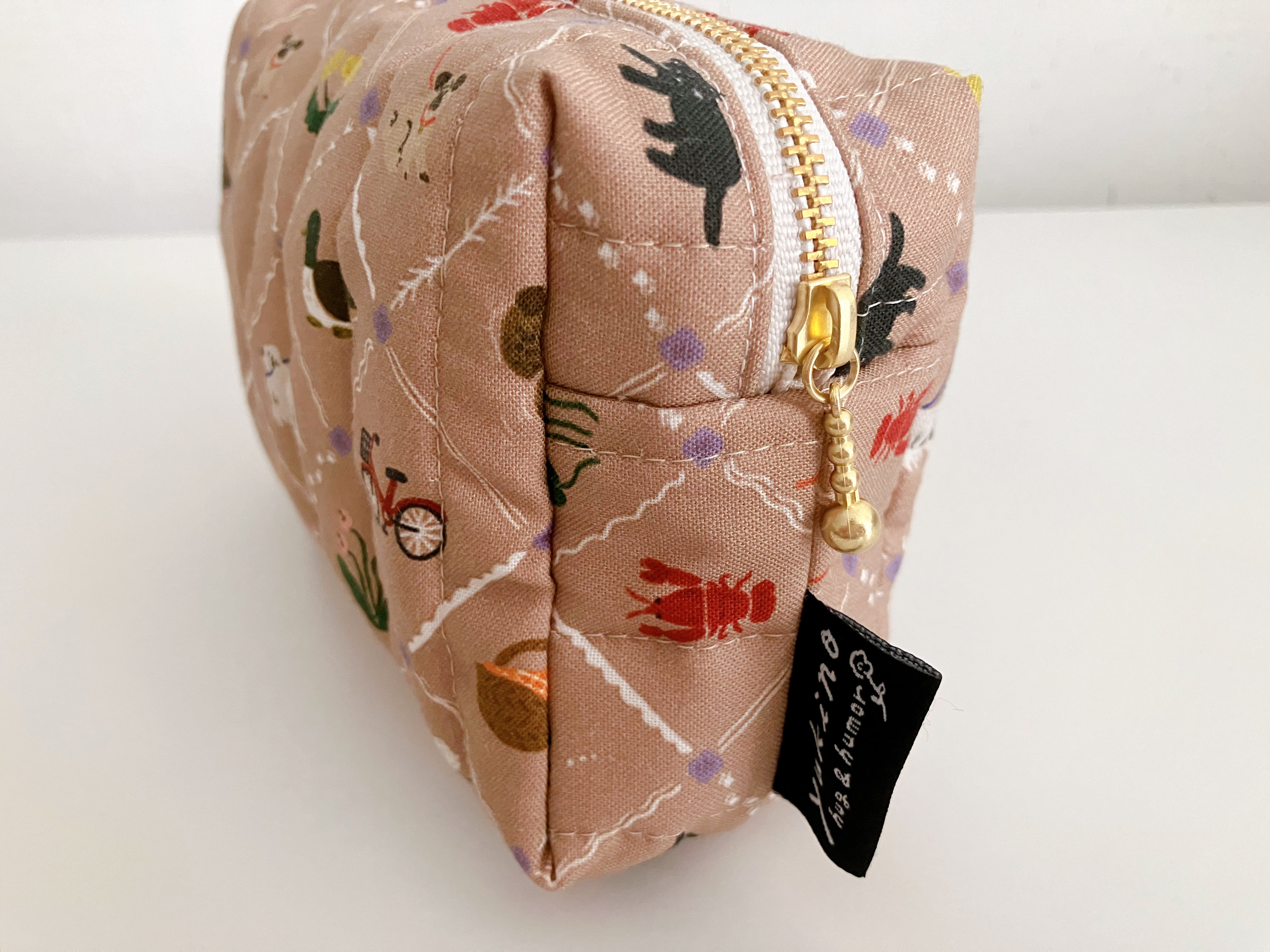 VAKT ポーチ ブルー スクエア型 キルト生地 VAKT ポーチ ブルー スクエア型 キルト生地 レディース