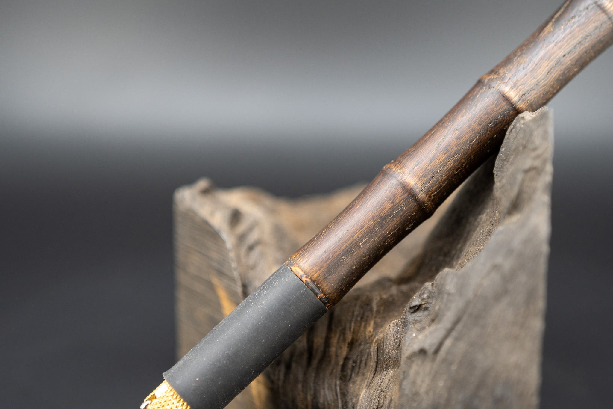 【地と灰の銘木】 神代欅(ケヤキ) アートナイフ カスタム用 木軸