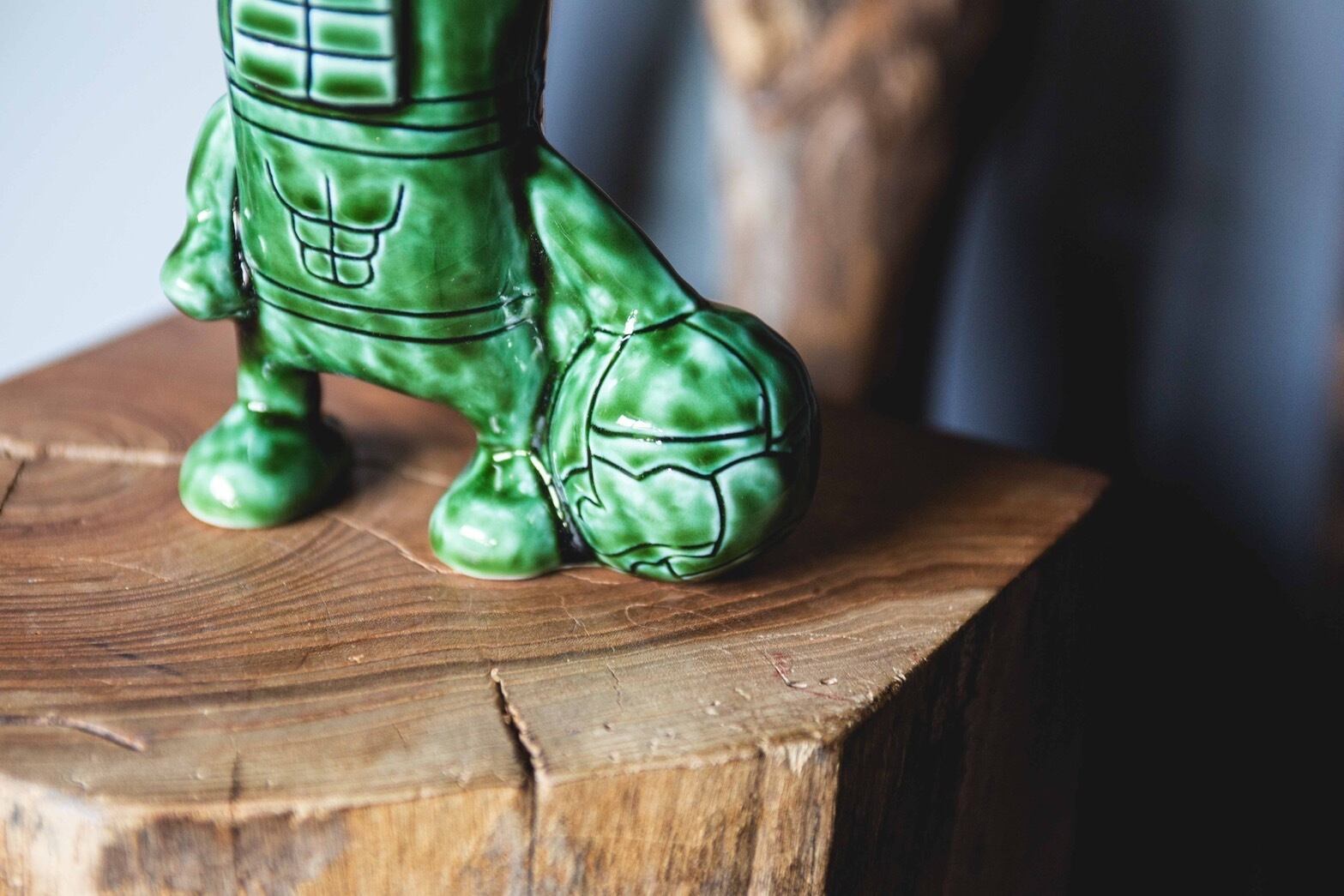 〖青坊主aobouzu×阿萬〗抽選販売品“怪人左手アガベ”陶器製フィギュア 新作】怪人左手アガベ 陶器製フィギュア【青坊主 別注カラー】 | 青