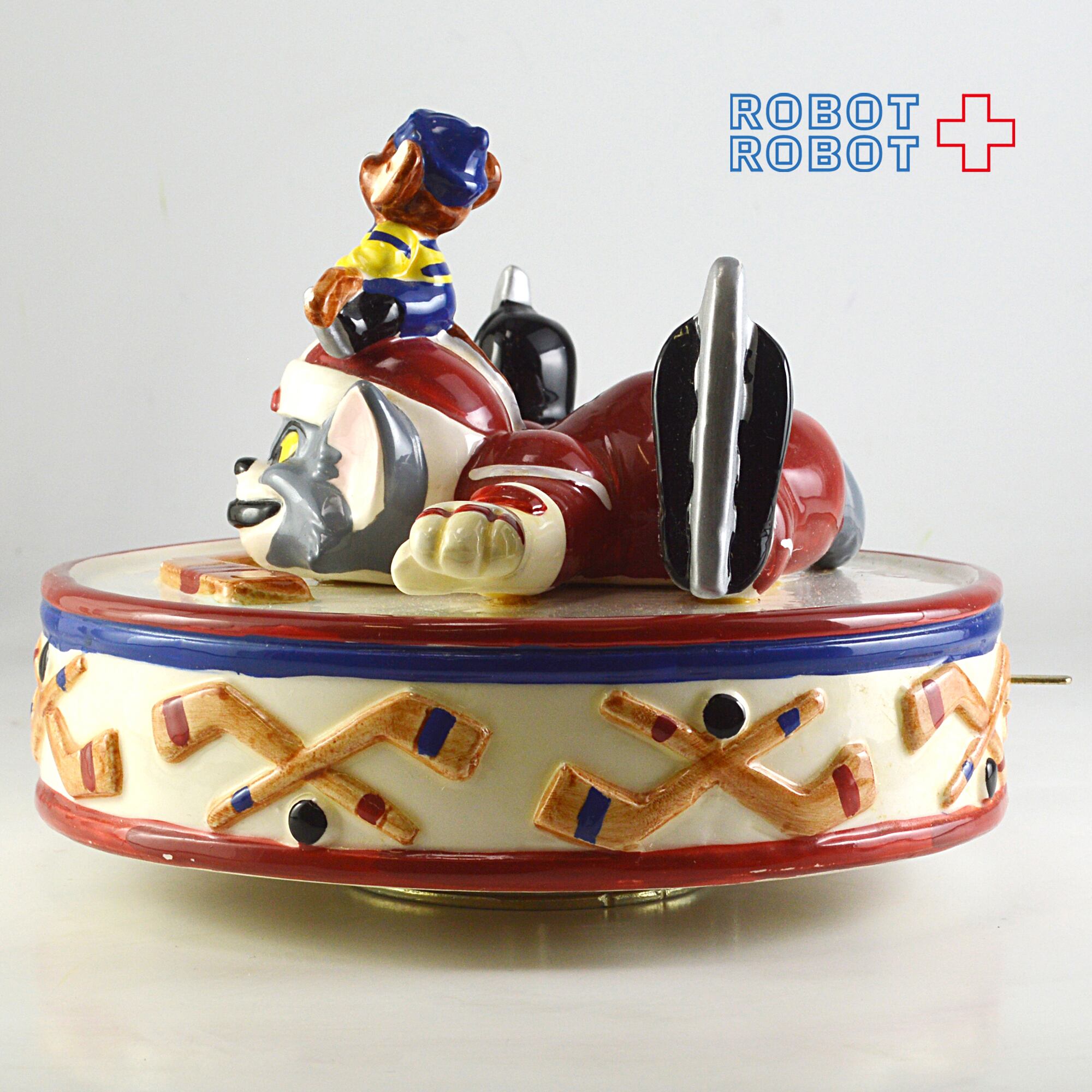 トムとジェリー 陶器製オルゴール フィギュアリン アイスホッケー | ROBOTROBOT powered by BASE