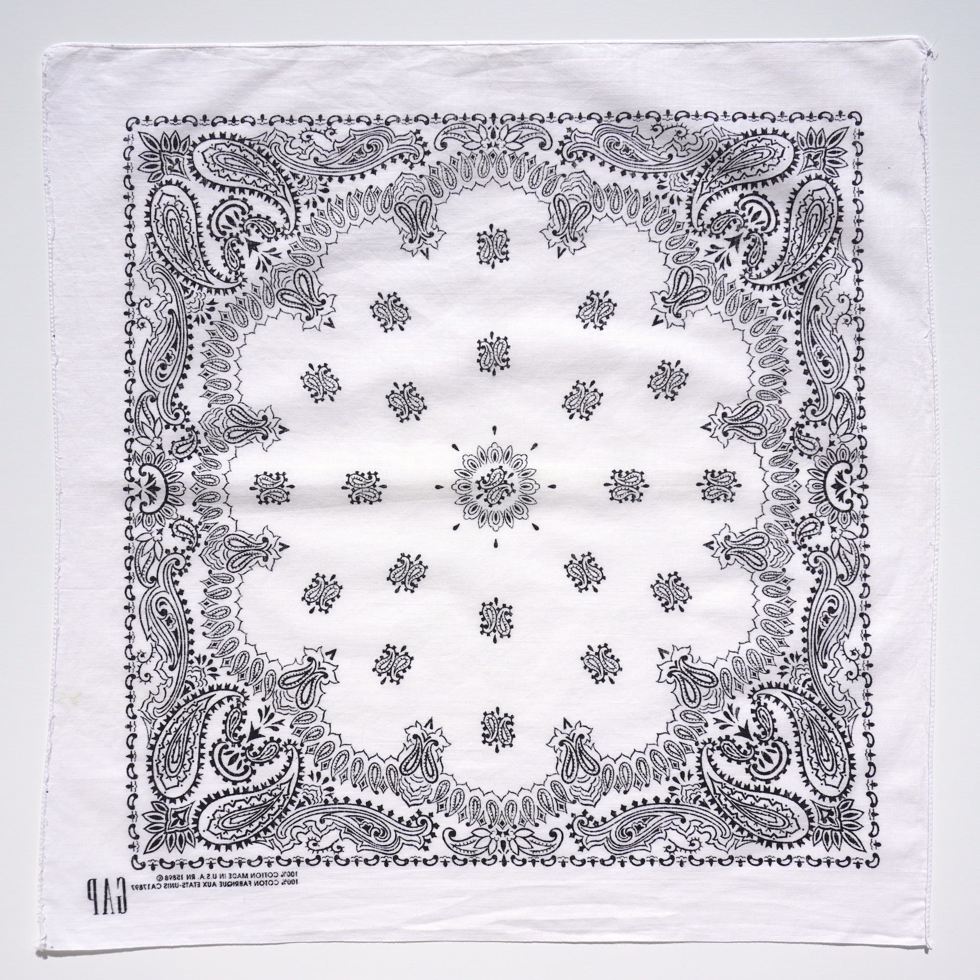 1980's USA製 [GAP] ペイズリー柄 ヴィンテージバンダナ ホワイト