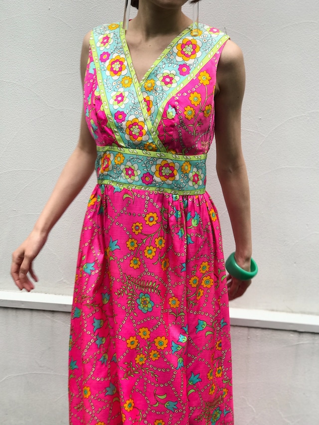 60s- 70s pink × multicolor floral sleeveless  dress ( ヴィンテージ ピンク × マルチカラー 花柄 ノースリーブ ワンピース )