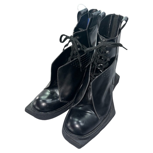 “KIROIC” Transforming Boots