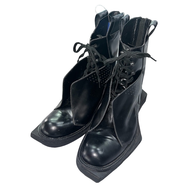 “KIROIC” Transforming Boots