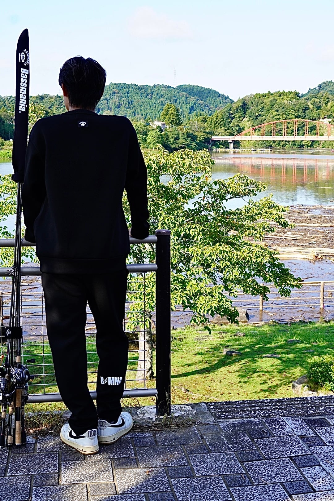 アーチロゴ刺繍ダンボールニットパンツ［BLK］ | bassmania.jp