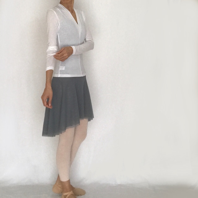 ＊"Beatrix" Deep V-neck Ballet Pullover - White（『ベアトリクス』深V首バレエプルオーバー・白）