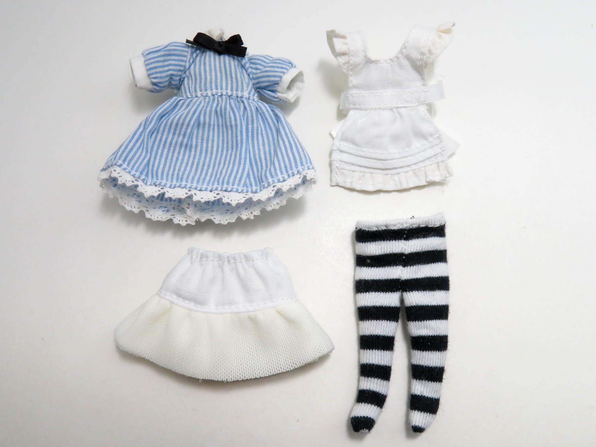 再入荷(A−ランク)ねんどろいどどーる アリス ストライプワンピース エプロン パニエ タイツ