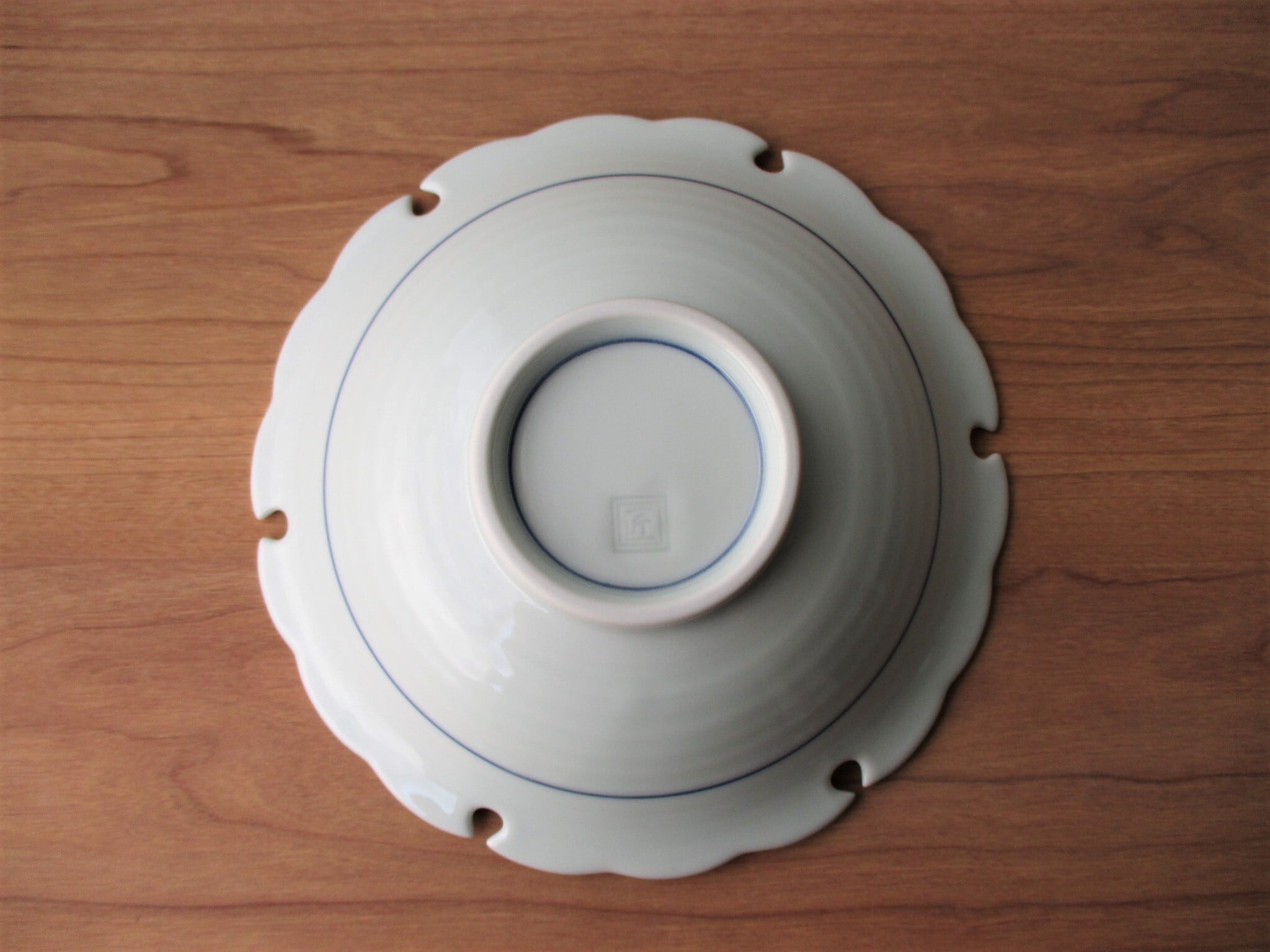 割草花兎紋 雪輪銘々皿【波佐見焼】 | 有田焼や心器