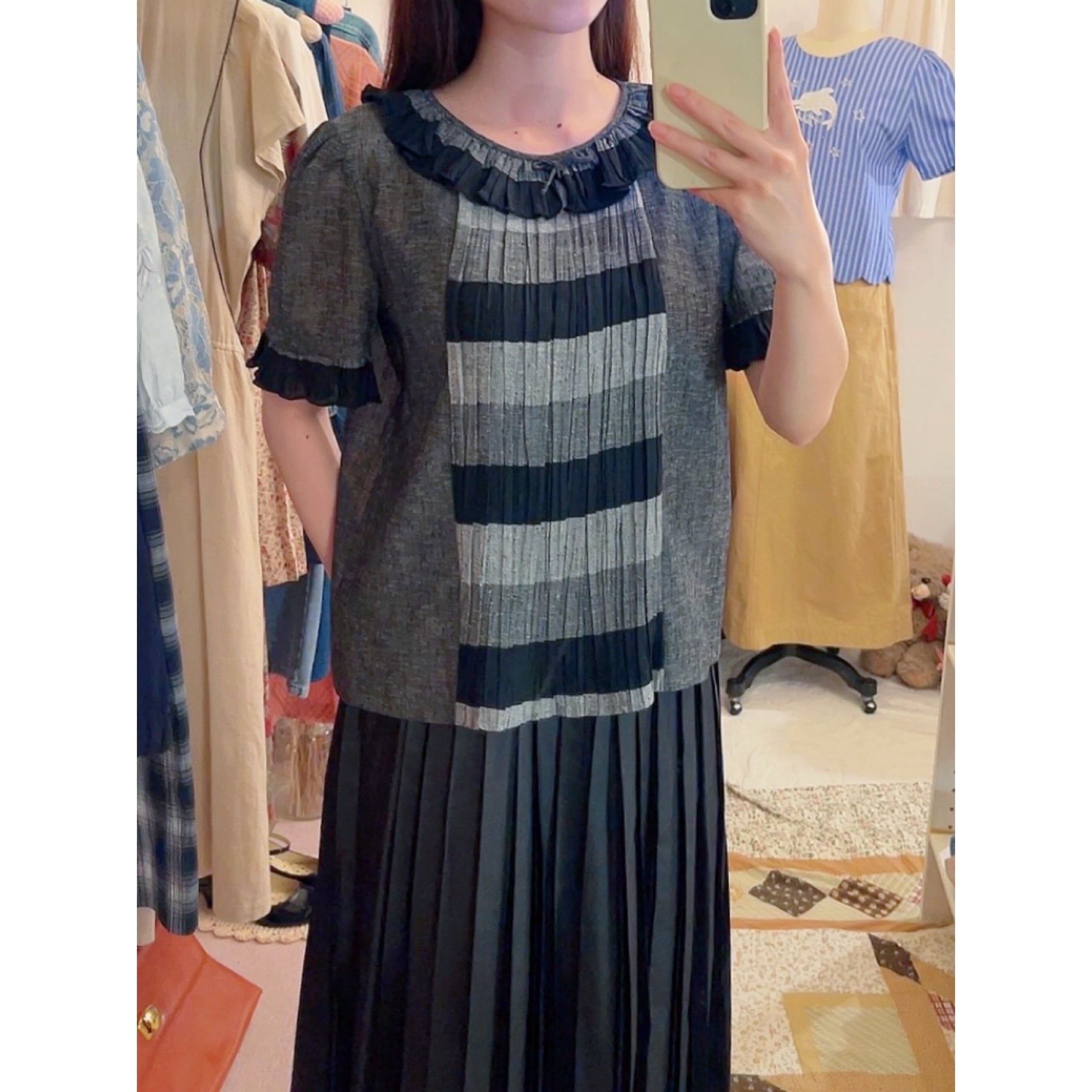 pleats collar monotone blouse
