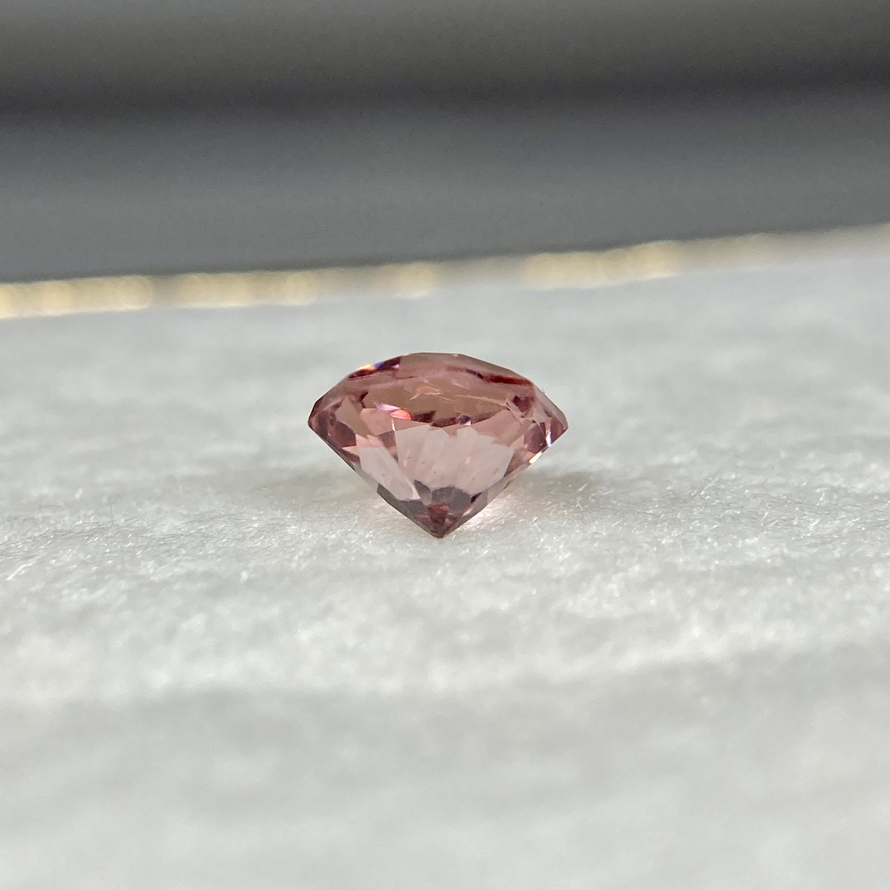 お花みたいなスピネル オレンジ系 約4.8mm*3.4mm r-0246