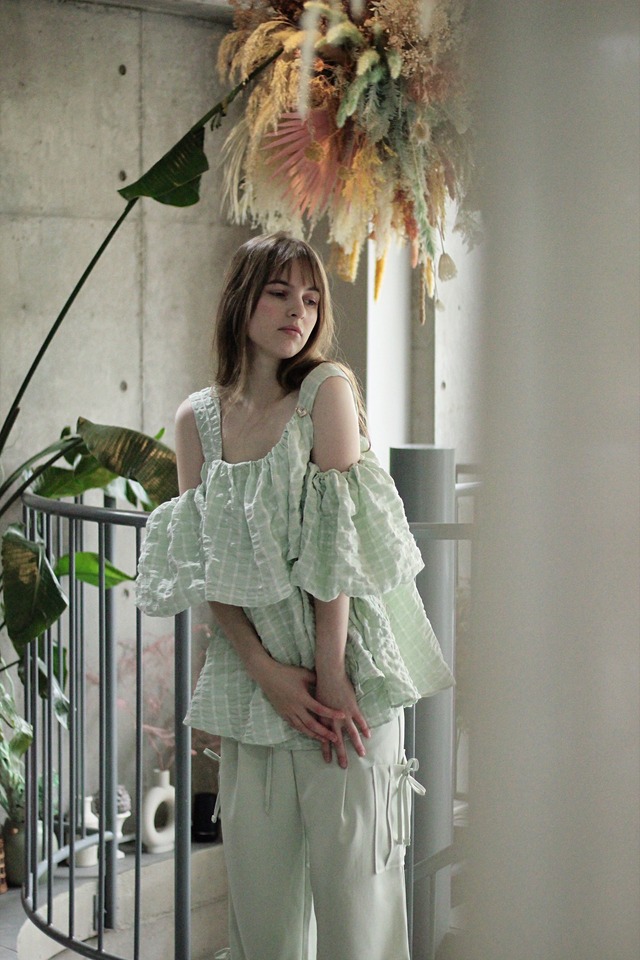 （original)フリルオフショルトップス