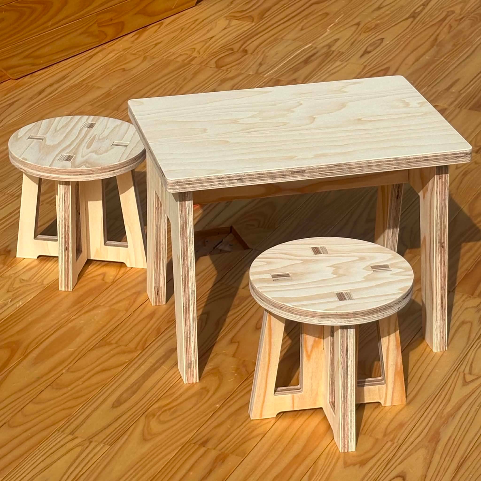 KIDS´ TABLE SET ＜木製キッズテーブルセット＞ | 株式会社 小友木材店