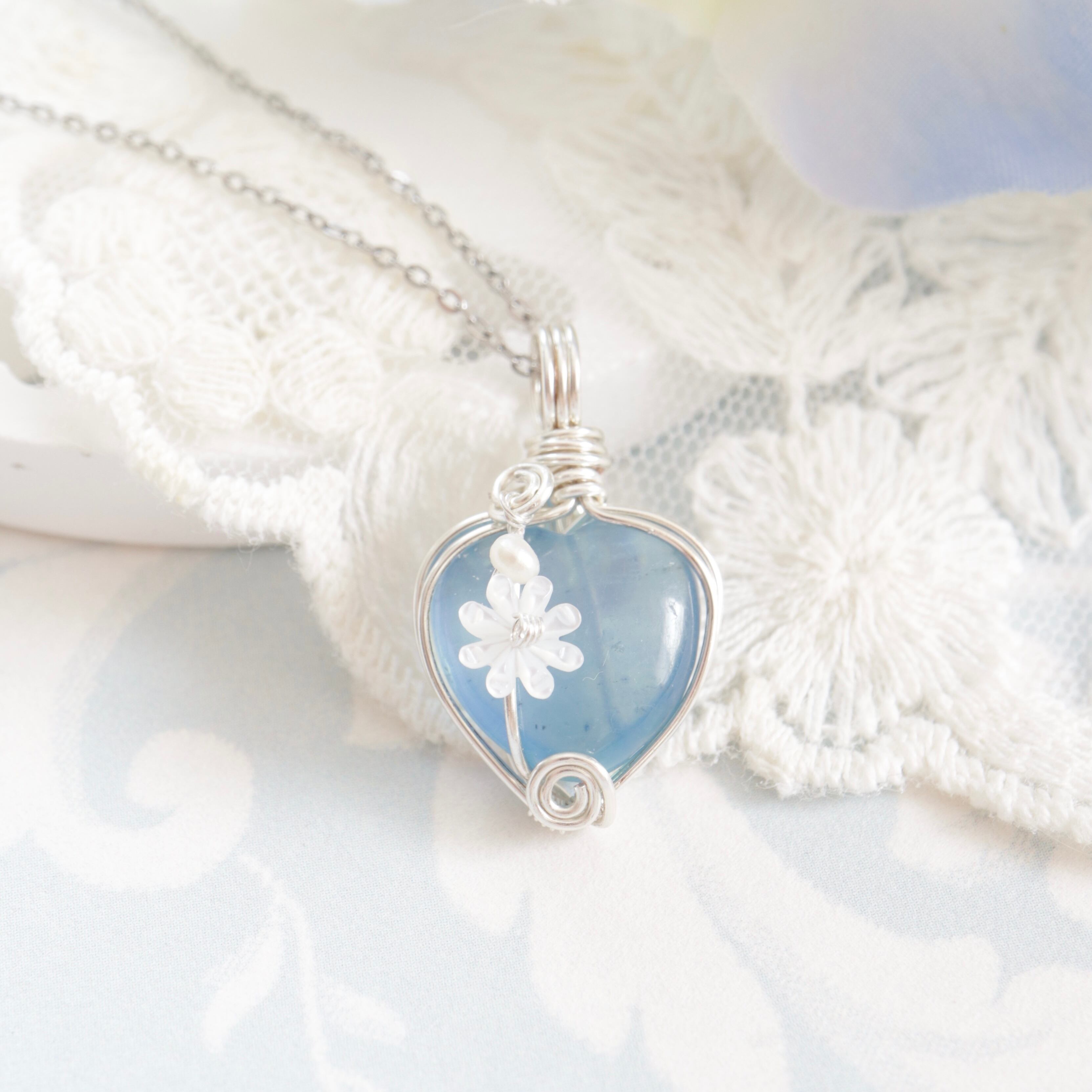 【1点もの】アクアマリン《花しずくのハート》|透き通る青に咲く小さな想い