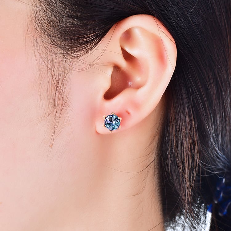 アレキサンドライト ピアス(両耳用) カラーチェンジ ピアス ファッション DAIKI JEWELRY #ジュエリー #ピアス #ファッション #イヤリング