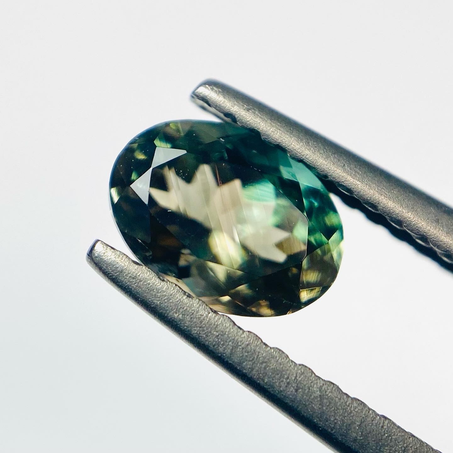 希少グリーンのオレゴンサンストーン2