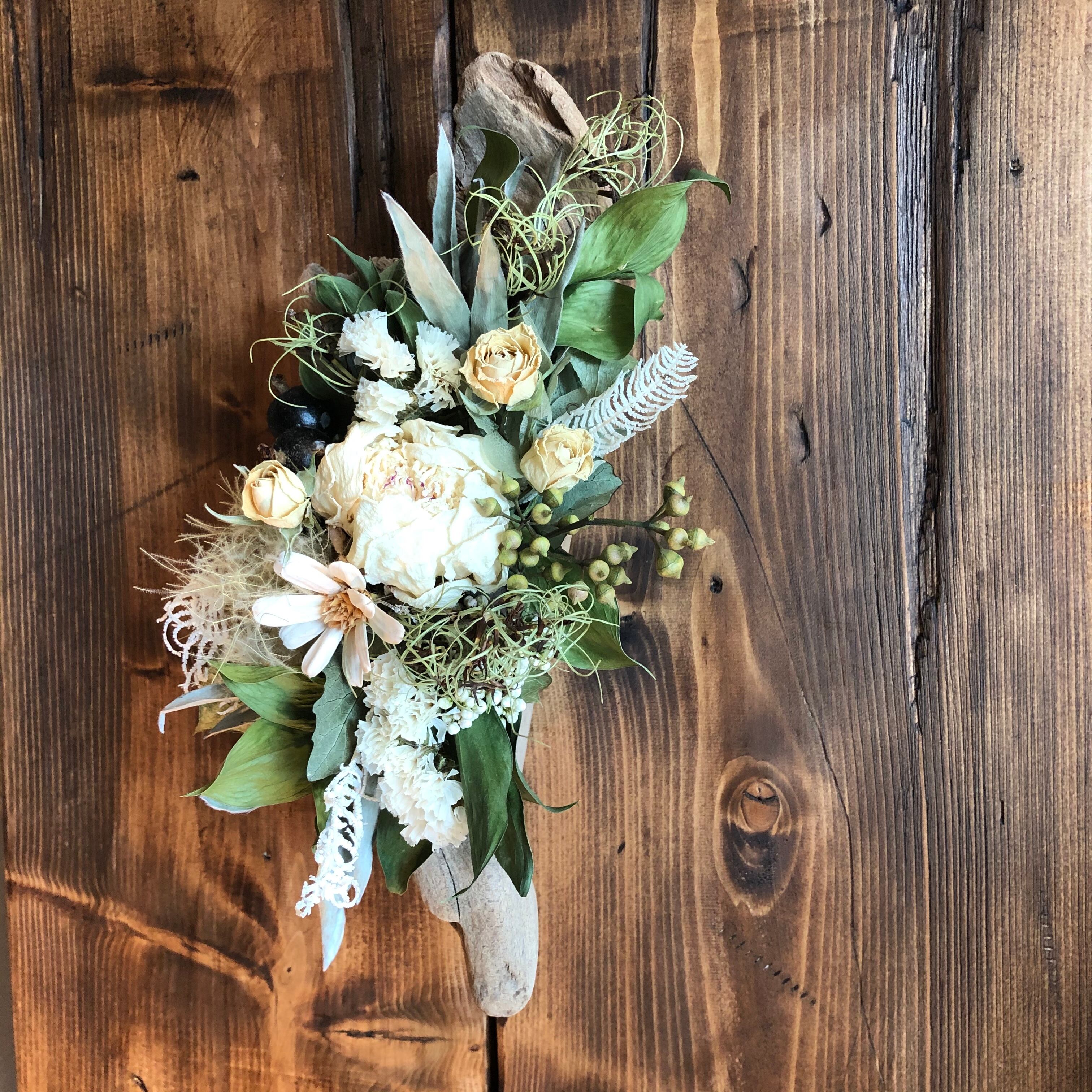 DF-30 流木のドライフラワーアレンジ | ドライフラワー＆古道具 Marca