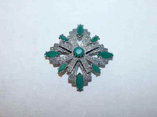 緑色マーカサイトシルバーのブローチ（ビンテージ ）marcasite vintage brooch