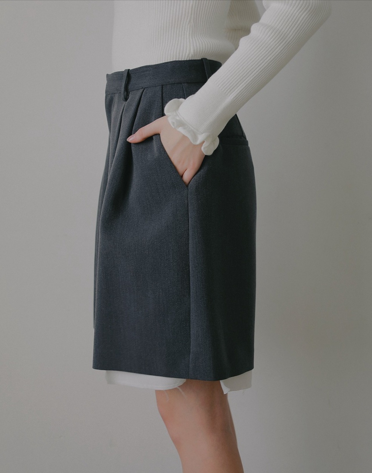 MANOF FLARED SHORT PANTS 2色展開