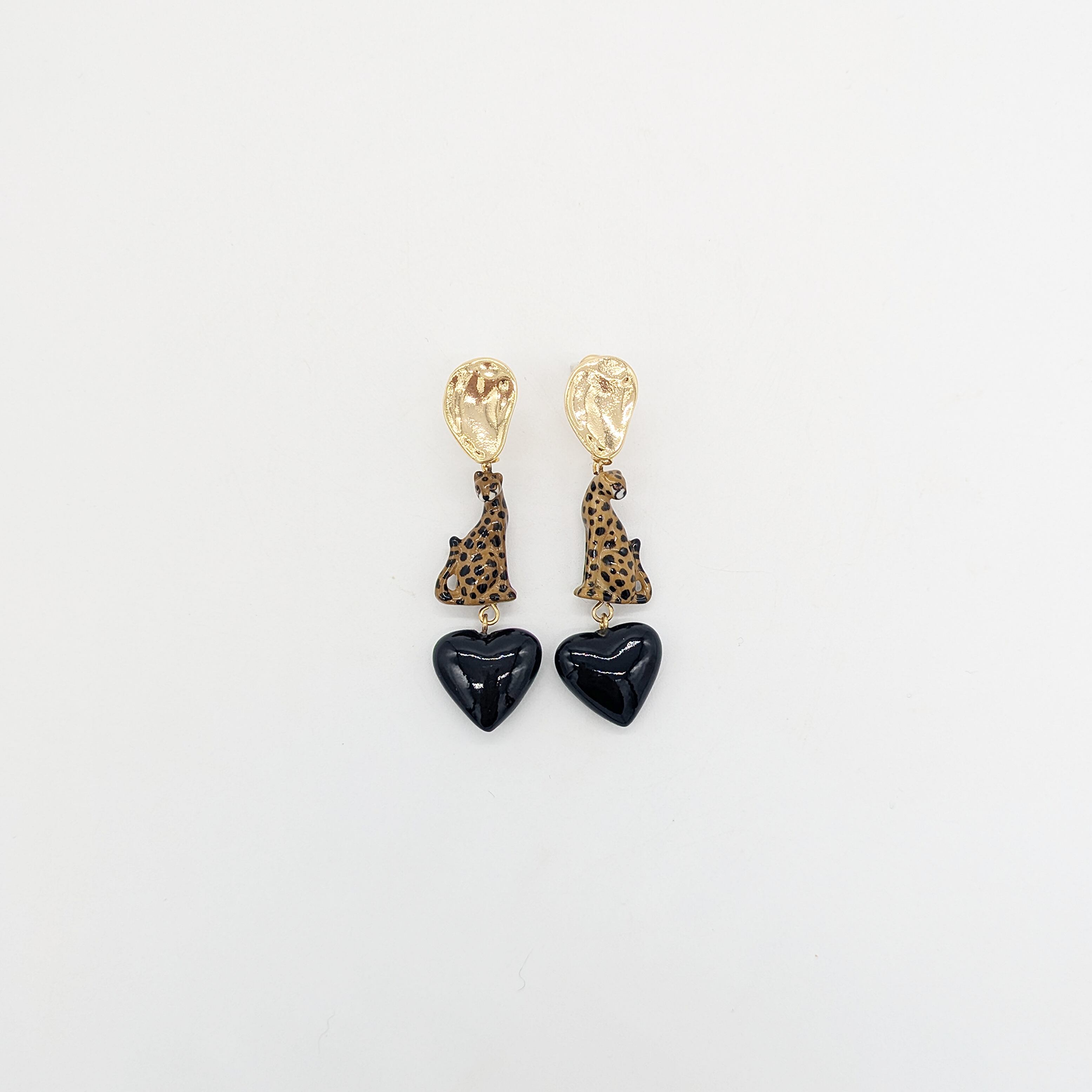 【nach】 Leopard heart earrings