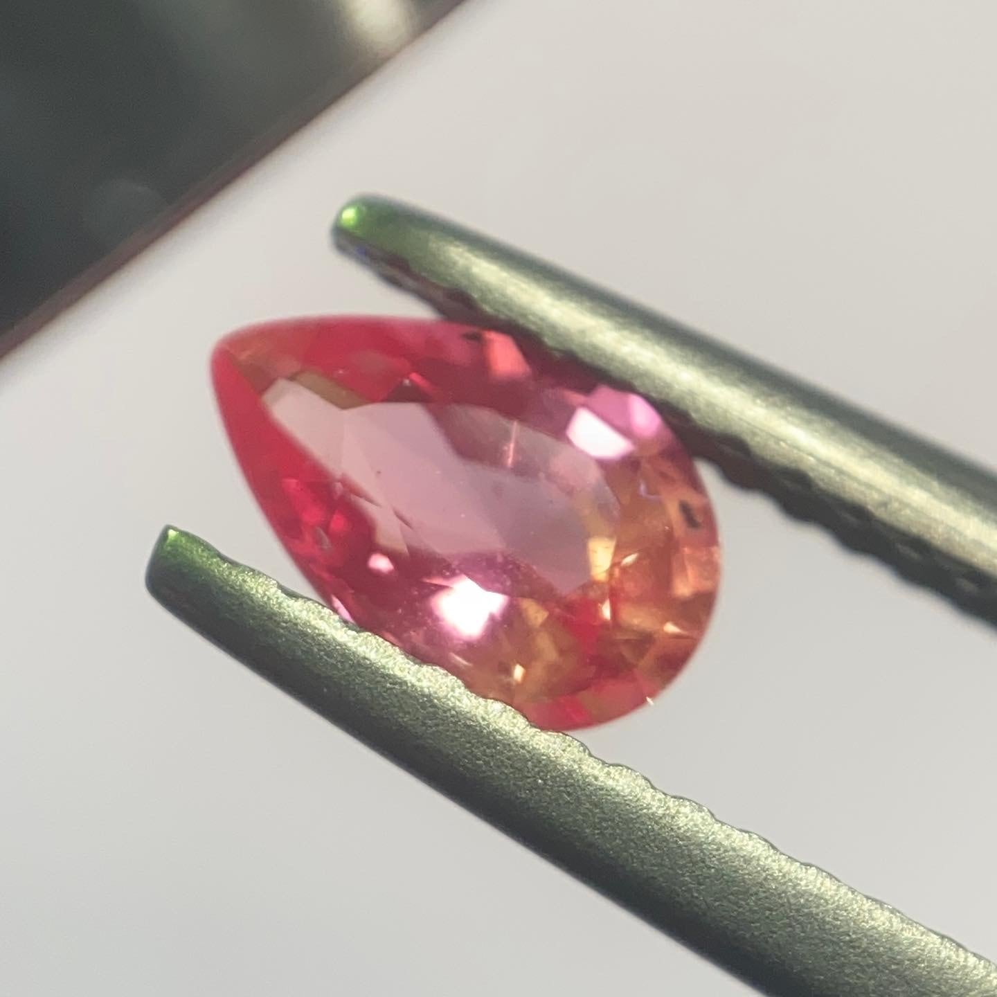 ハッピーオーラのパパラチアカラー　サファイア