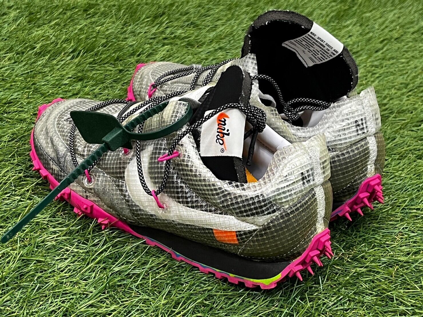 NIKE × OFF-WHITE W WAFFLE RACER/OW CD8180-001 28cm 56170 | BRAND 