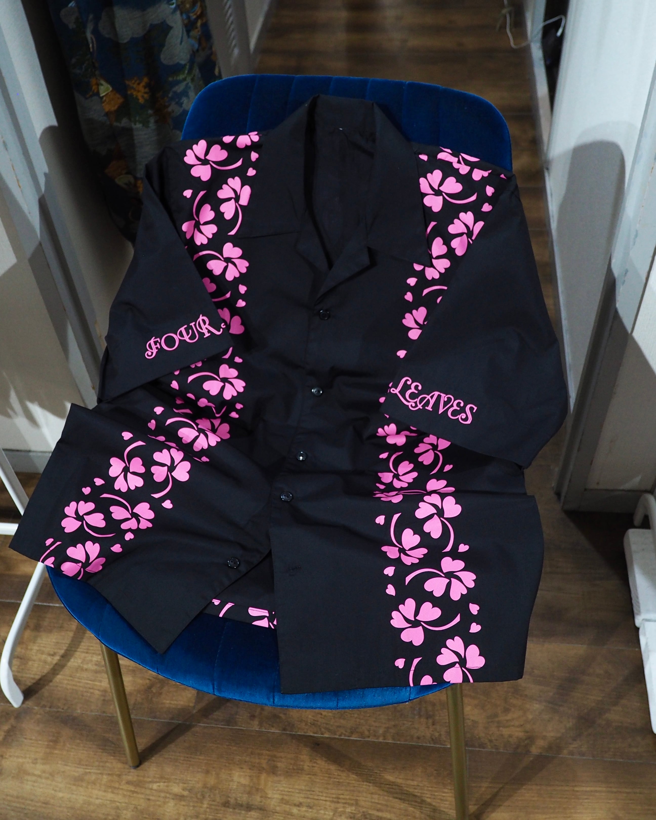 1990s ” 桃四葉 ” Beautiful Four Leaves pattern vintage Open Collar Shirt