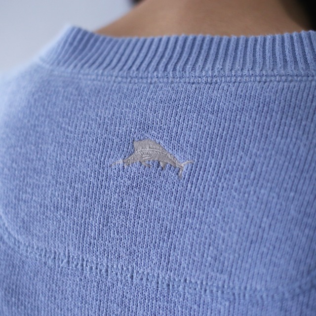 "2-way" stitch work design over silhouette sweat