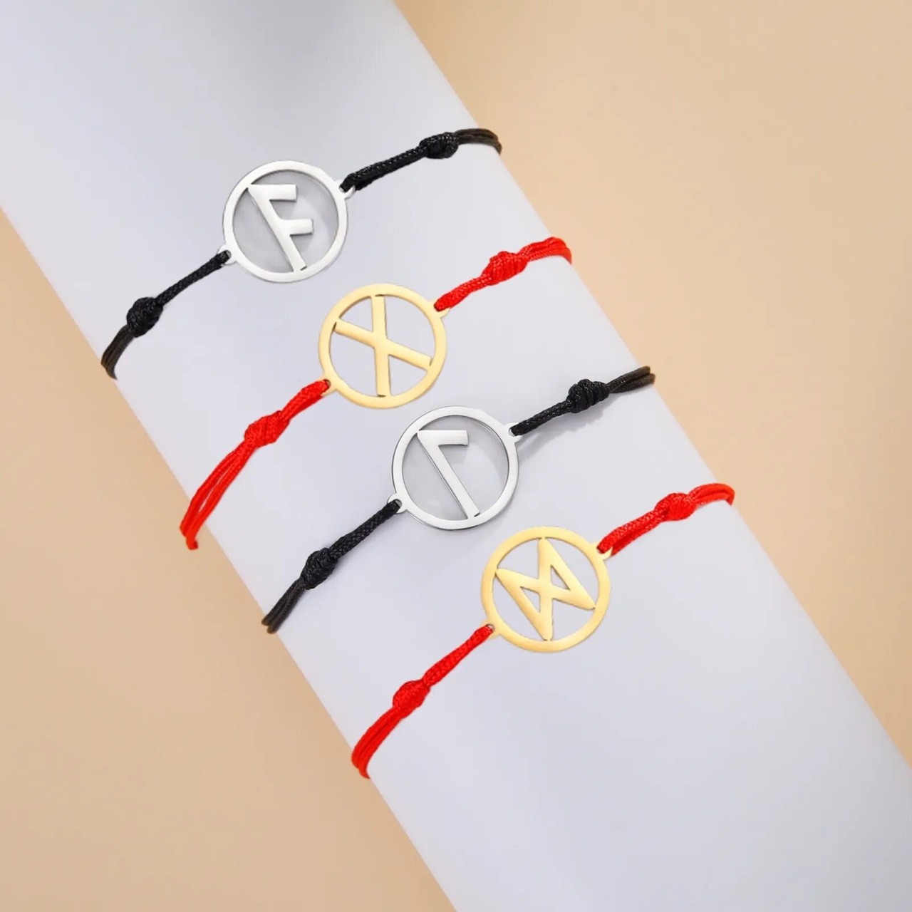 ルーンブレスレット　紐タイプ　M23767