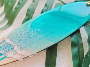 366.オーシャンレジンアート サーフボード型チャーム