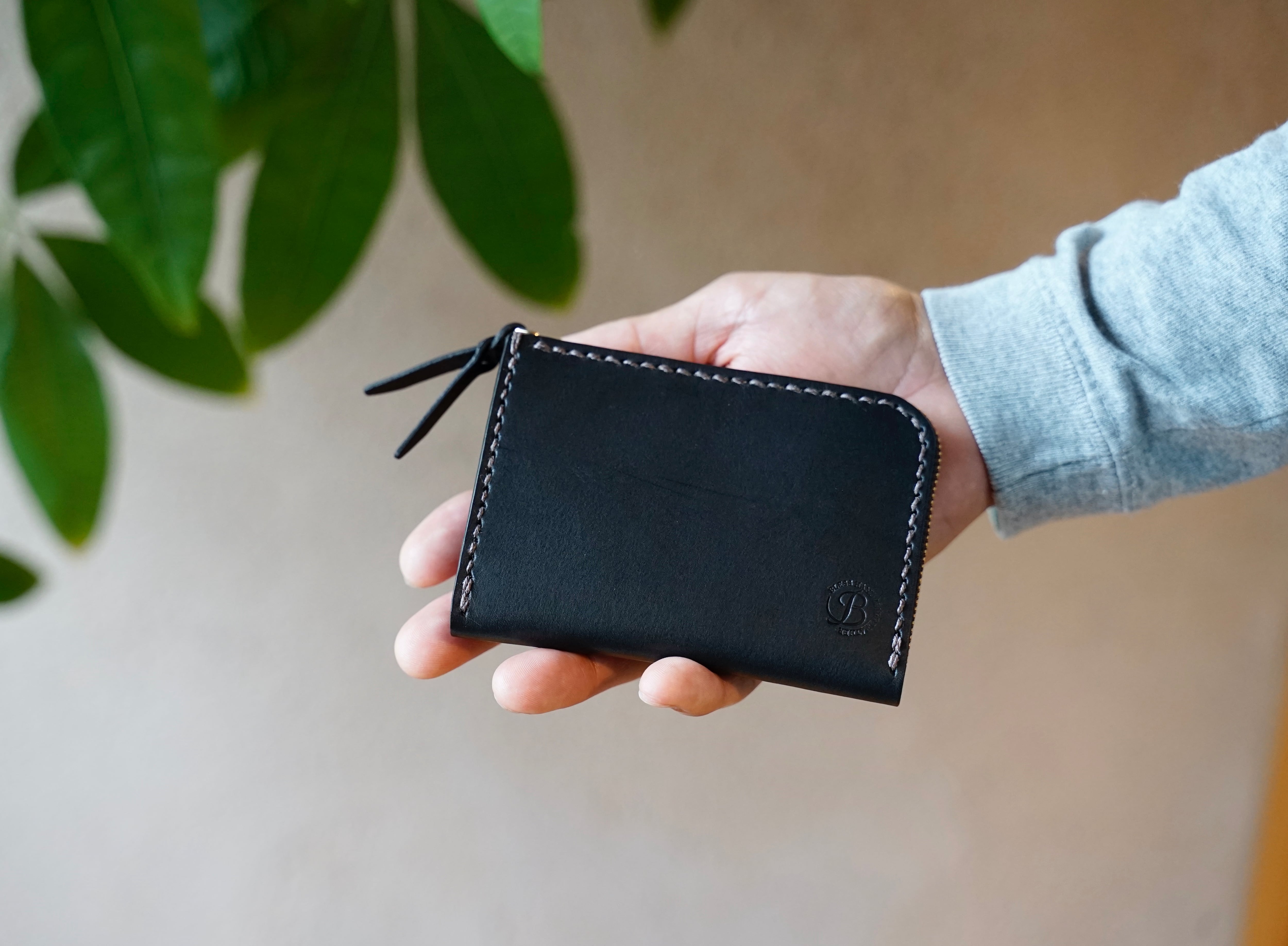 ブラックレザー コンパクト財布 カッズセレクト KAZZU SELECT 二つ折り財布 折り財布 メンズ