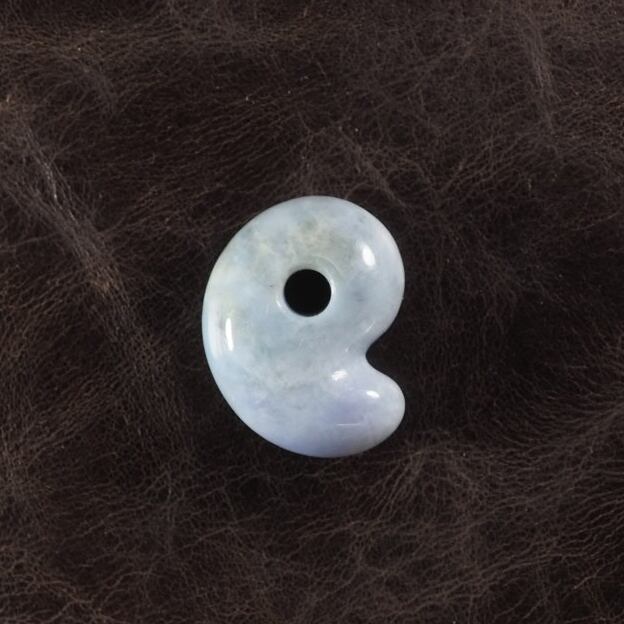 糸魚川翡翠 ラベンダーと水色のちびゆる勾玉 9.5g Jadeite mini-Yuru