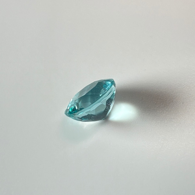 ⁂天然⁂　◇ネオンカラーアパタイト◇　2.41ct 　マダガスカル産