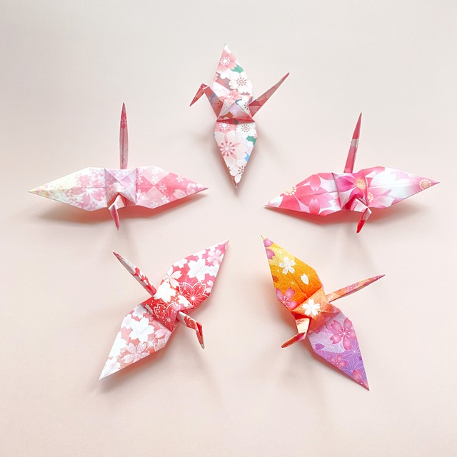 色めく恋桜の折り鶴 （神前式、和装婚折り鶴シャワー演出・和風撮影小物）130羽入り