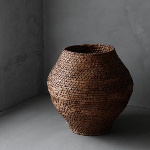 Straw basket
