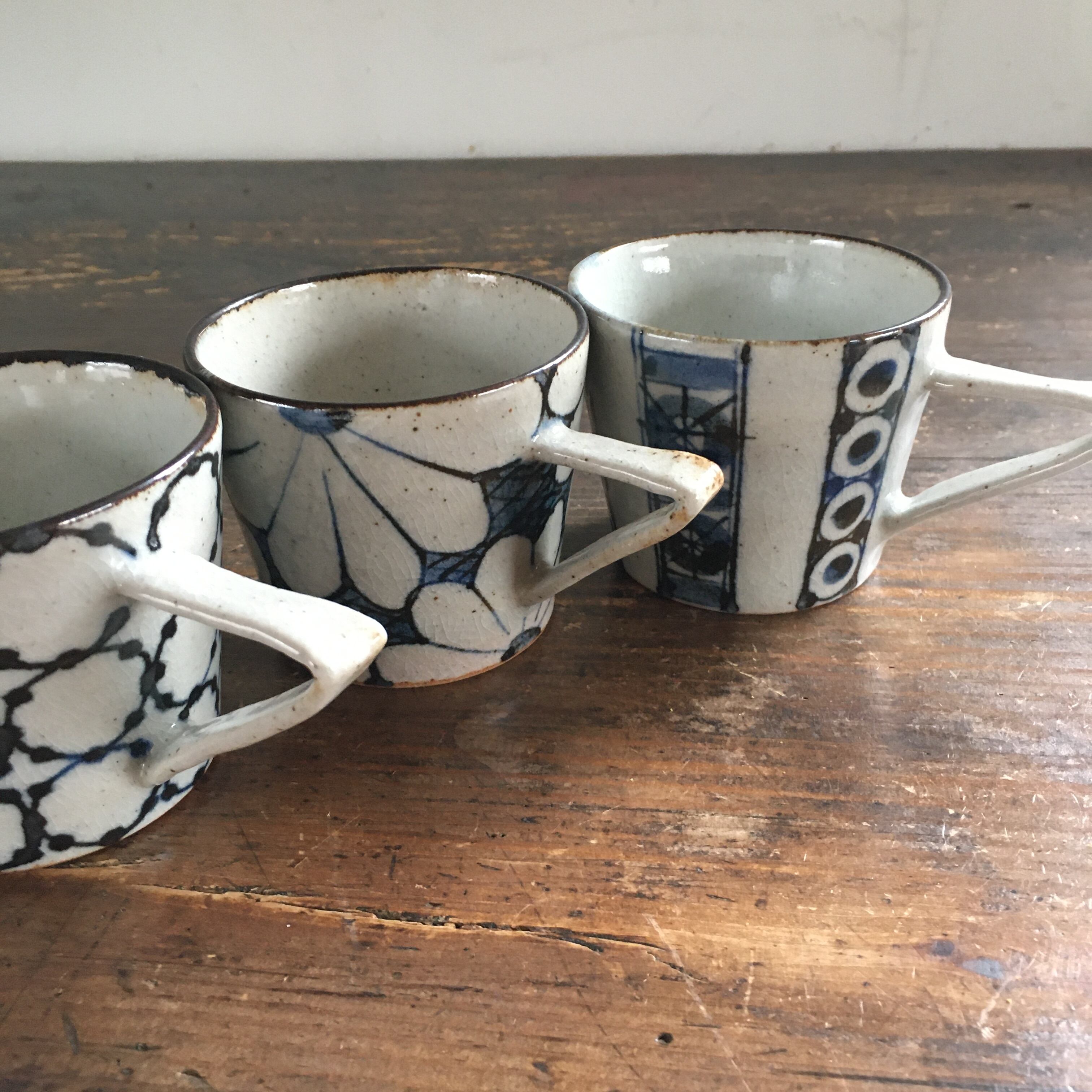 染付 コーヒーカップ 三角持ち手 陶彩窯